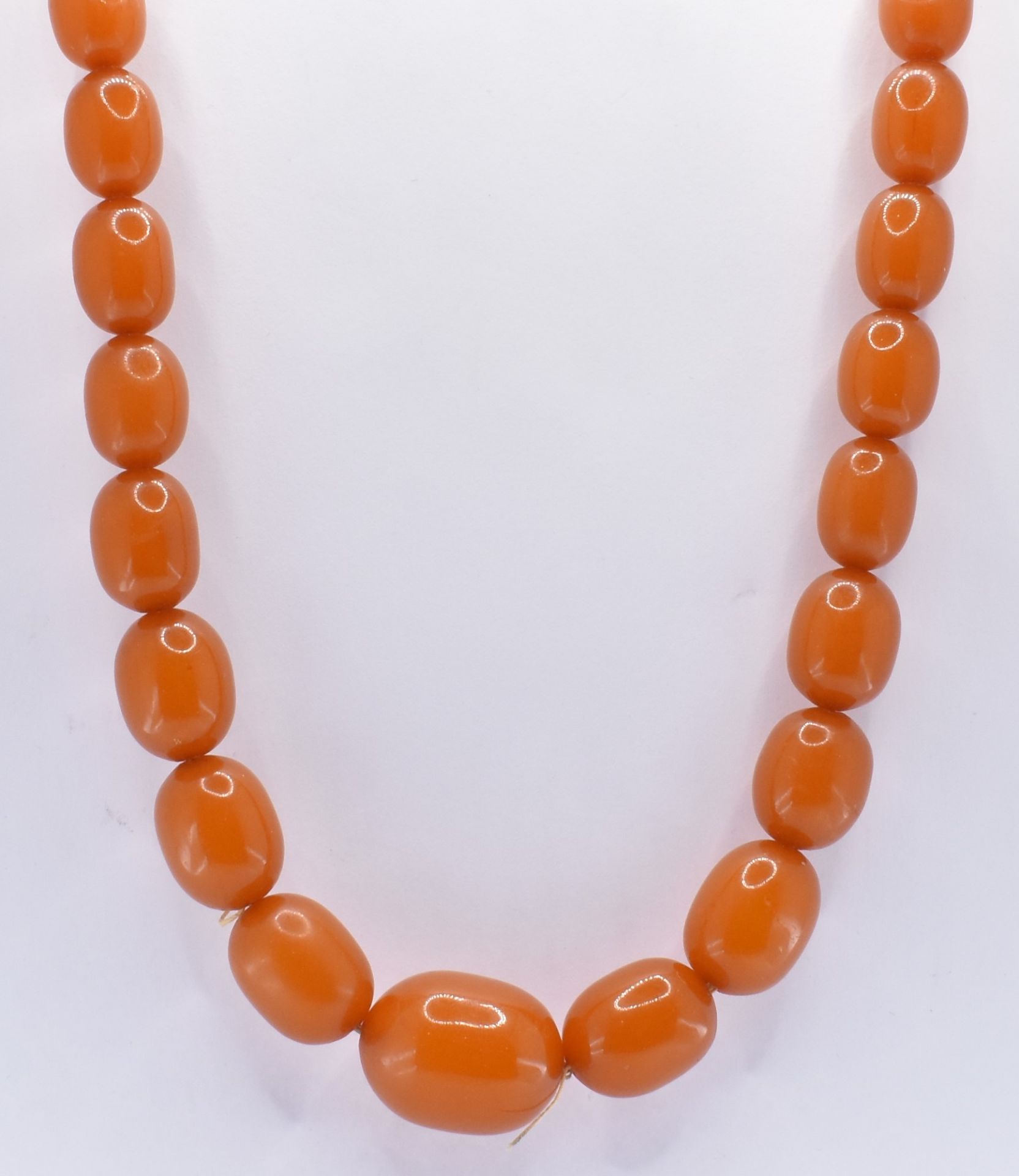 VINTAGE AMBER BEADED NECKLACE - Image 5 of 5