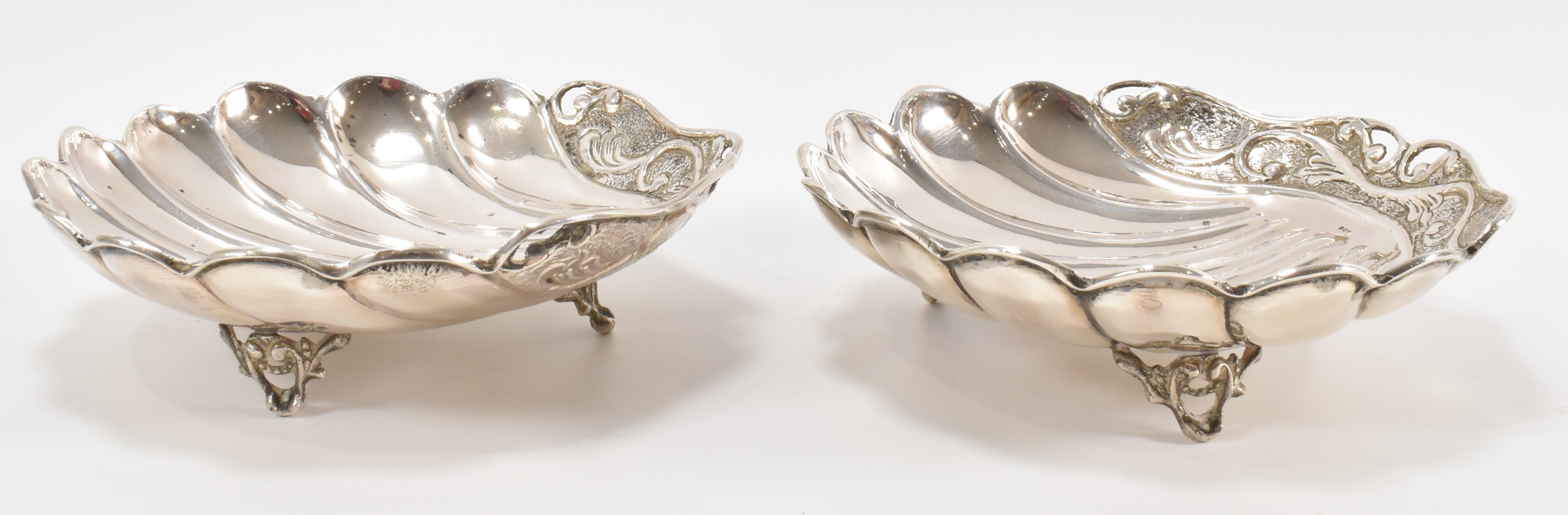 PAIR OF SILVER SCALLOP SHELL BOWLS - Image 4 of 7