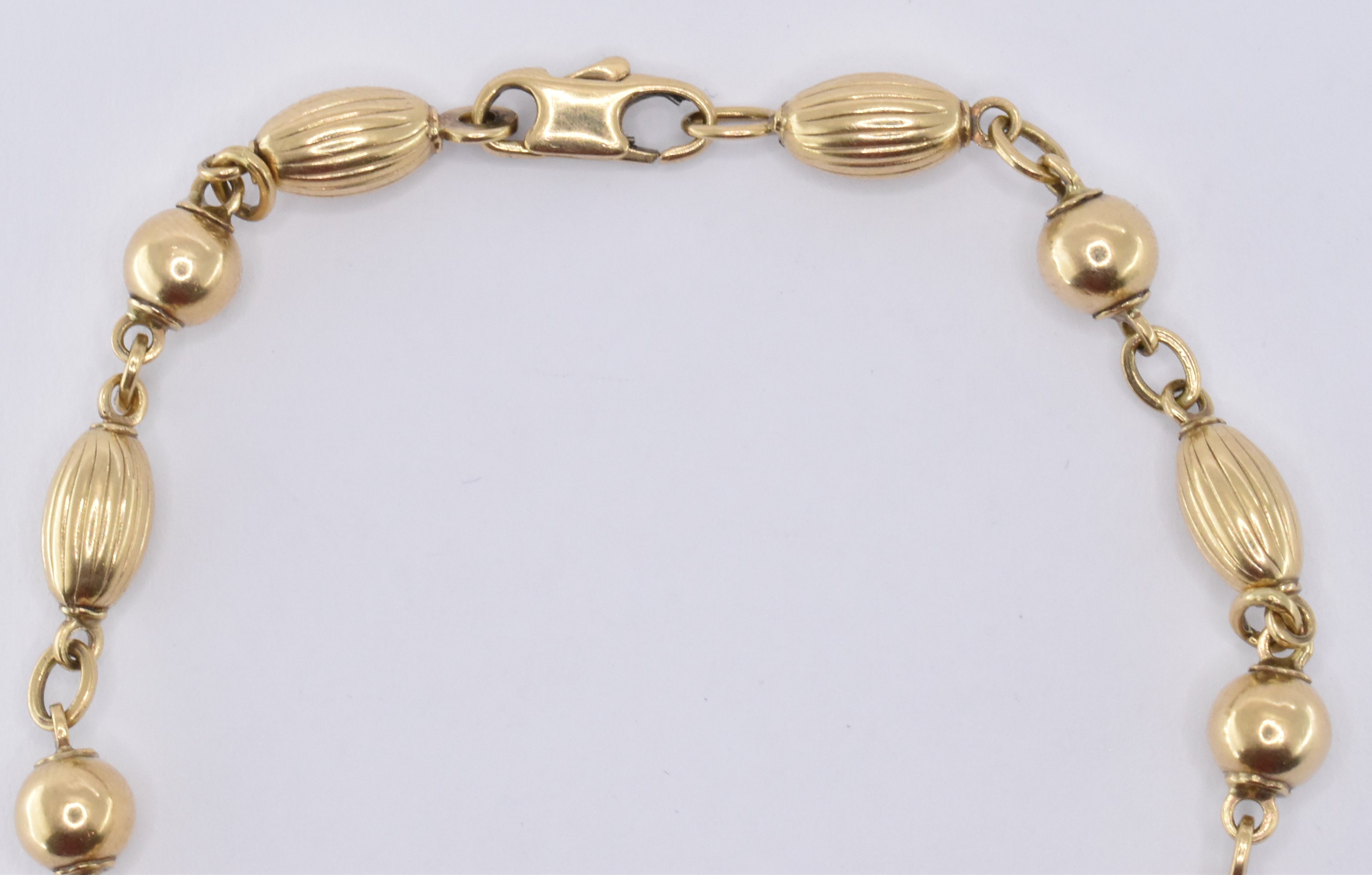 18CT GOLD BEADED BRACELET - Image 2 of 5