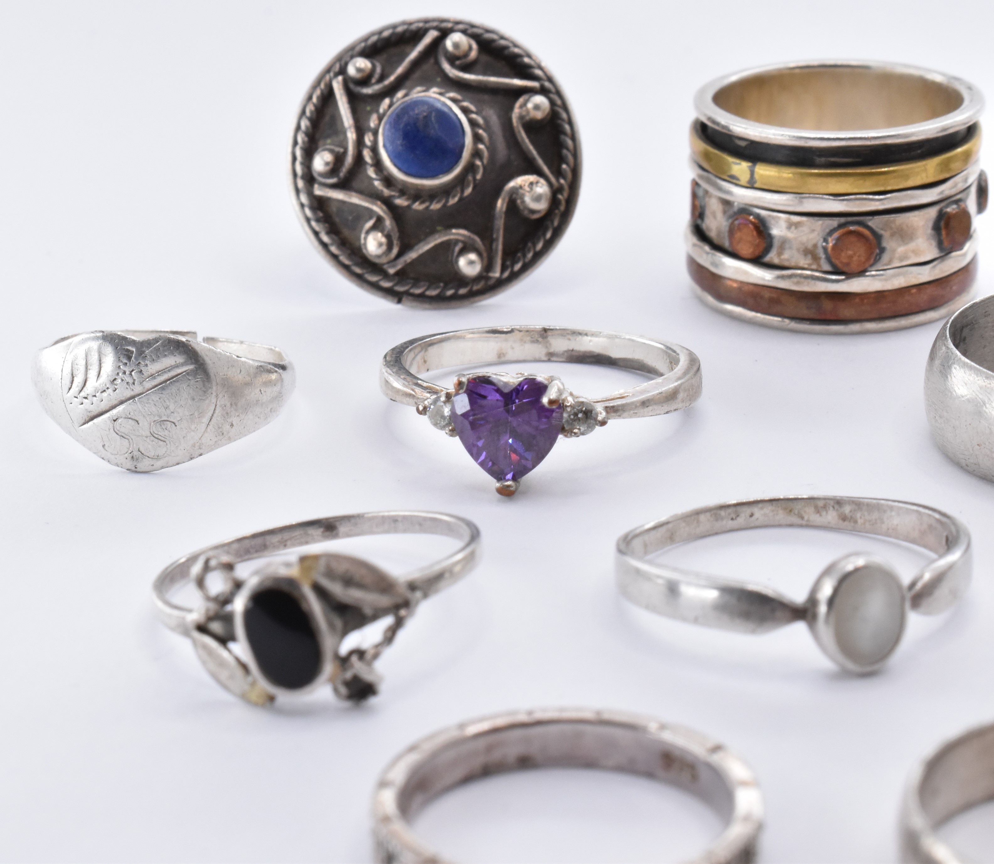 ASSORTMENT OF SILVER RINGS - Image 3 of 5