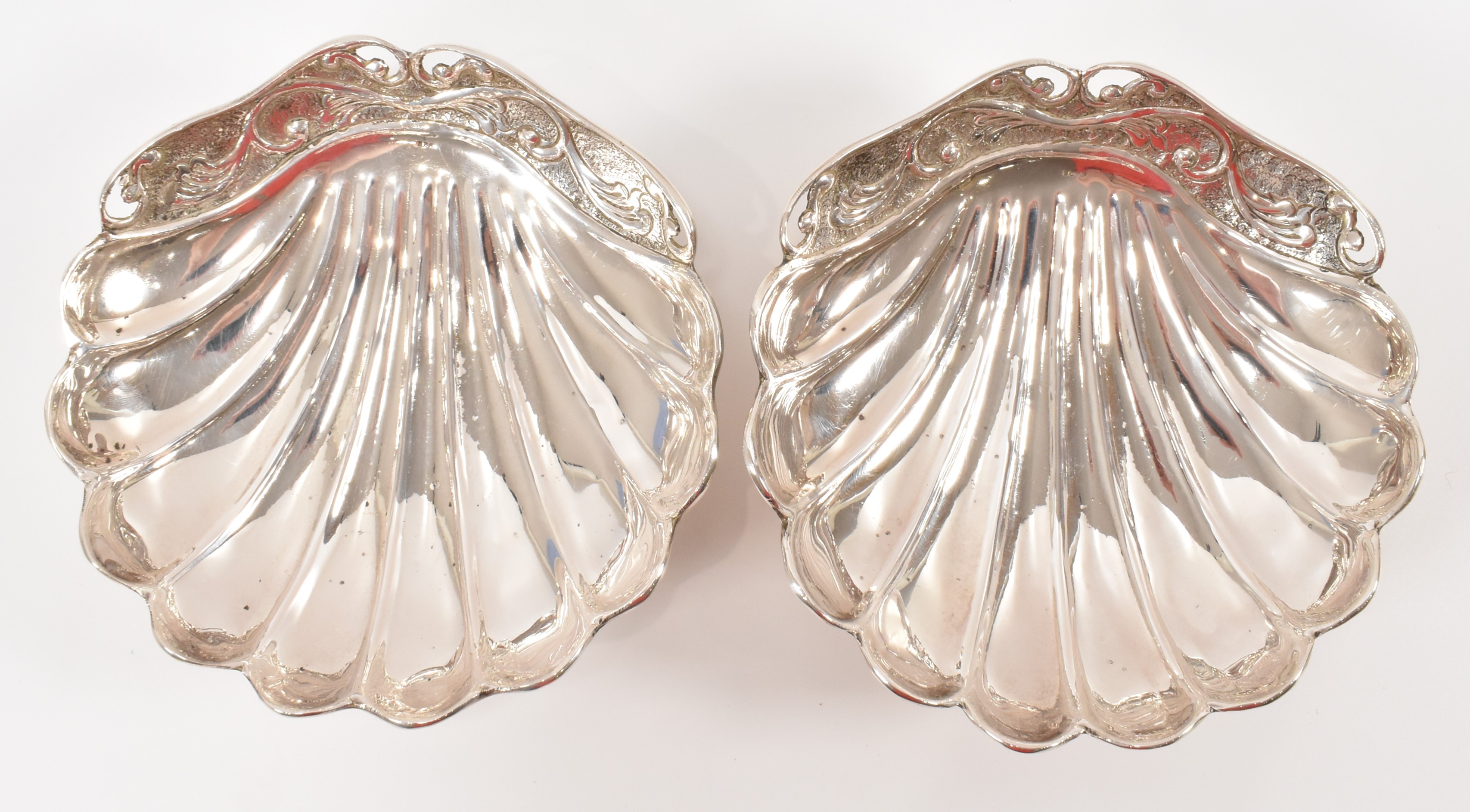 PAIR OF SILVER SCALLOP SHELL BOWLS - Image 5 of 7