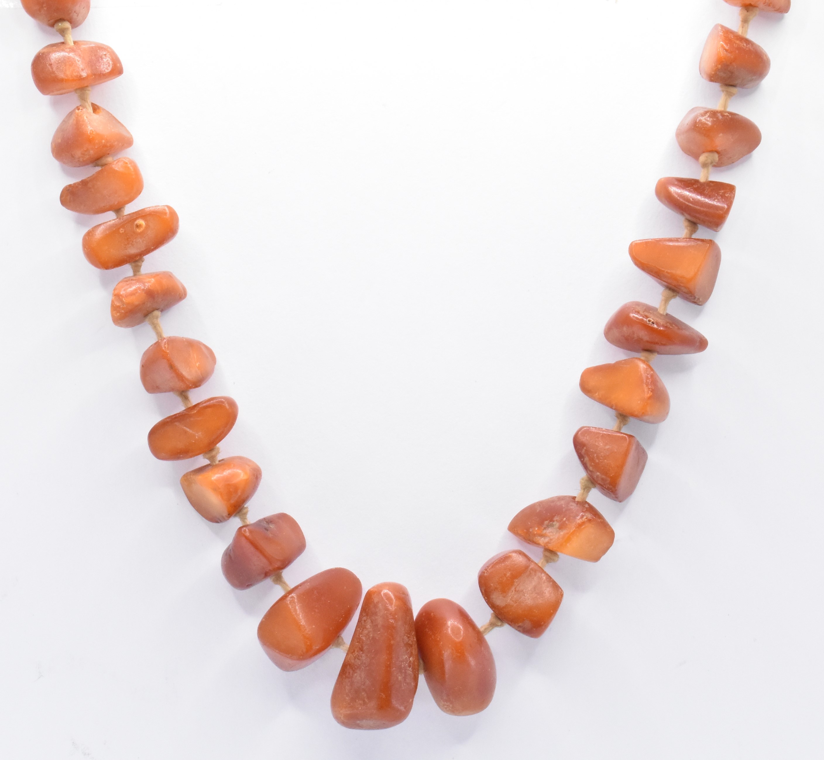AMBER BEADED NECKLACE - Image 2 of 6