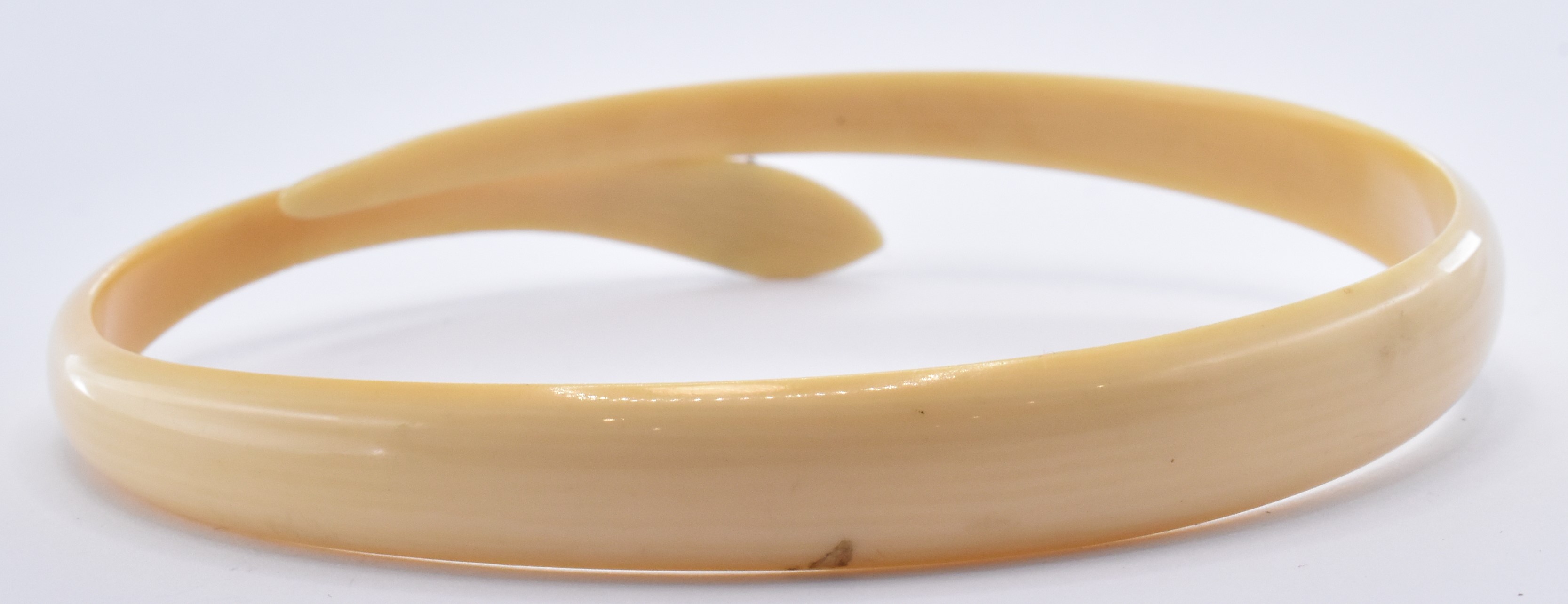 1930S ART DECO CELLULOID SNAKE CUFF BANGLE - Image 3 of 5