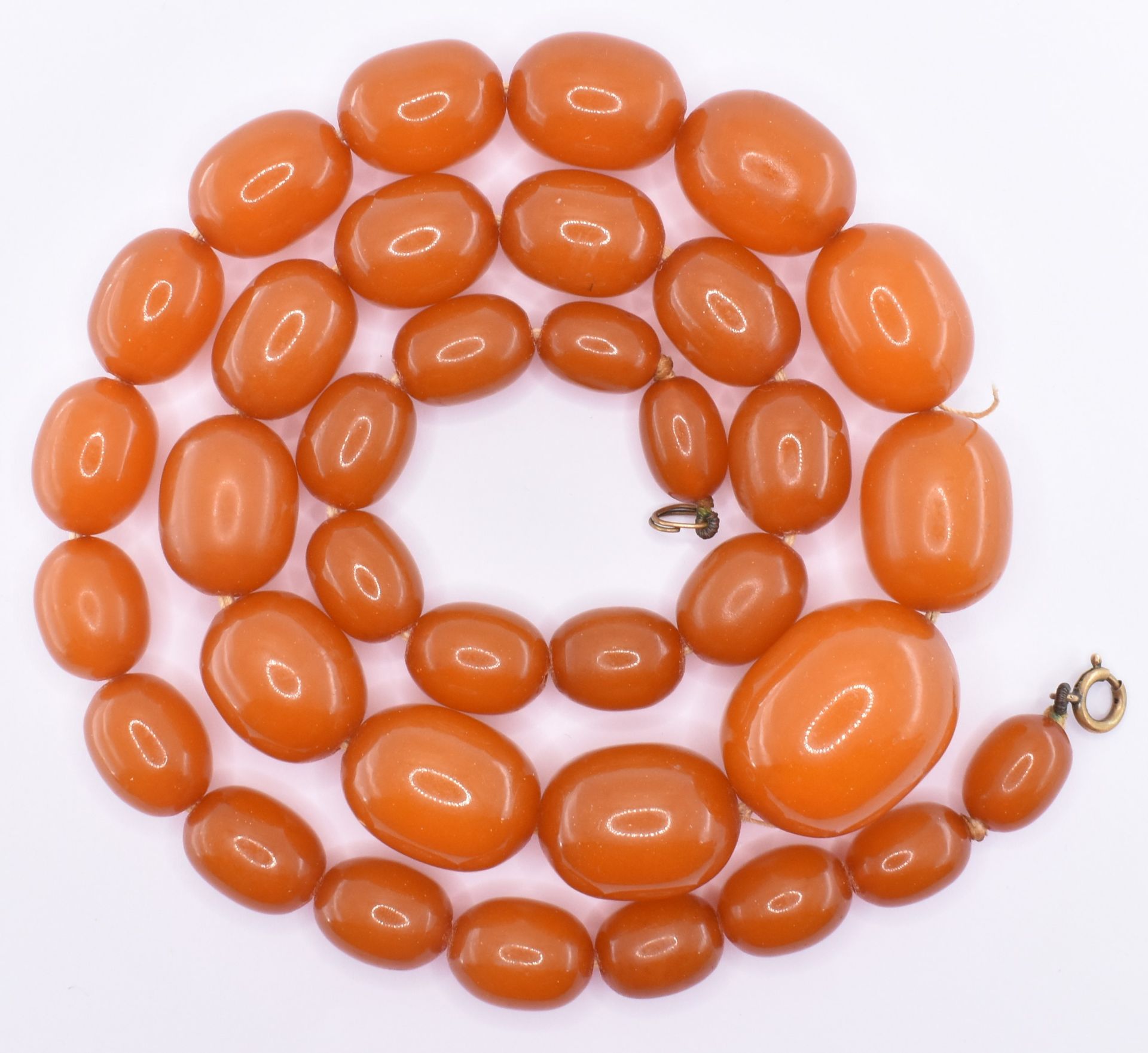 VINTAGE AMBER BEADED NECKLACE - Image 4 of 5