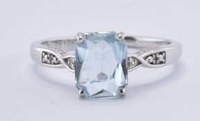 10CT WHITE GOLD AQUAMARINE RING