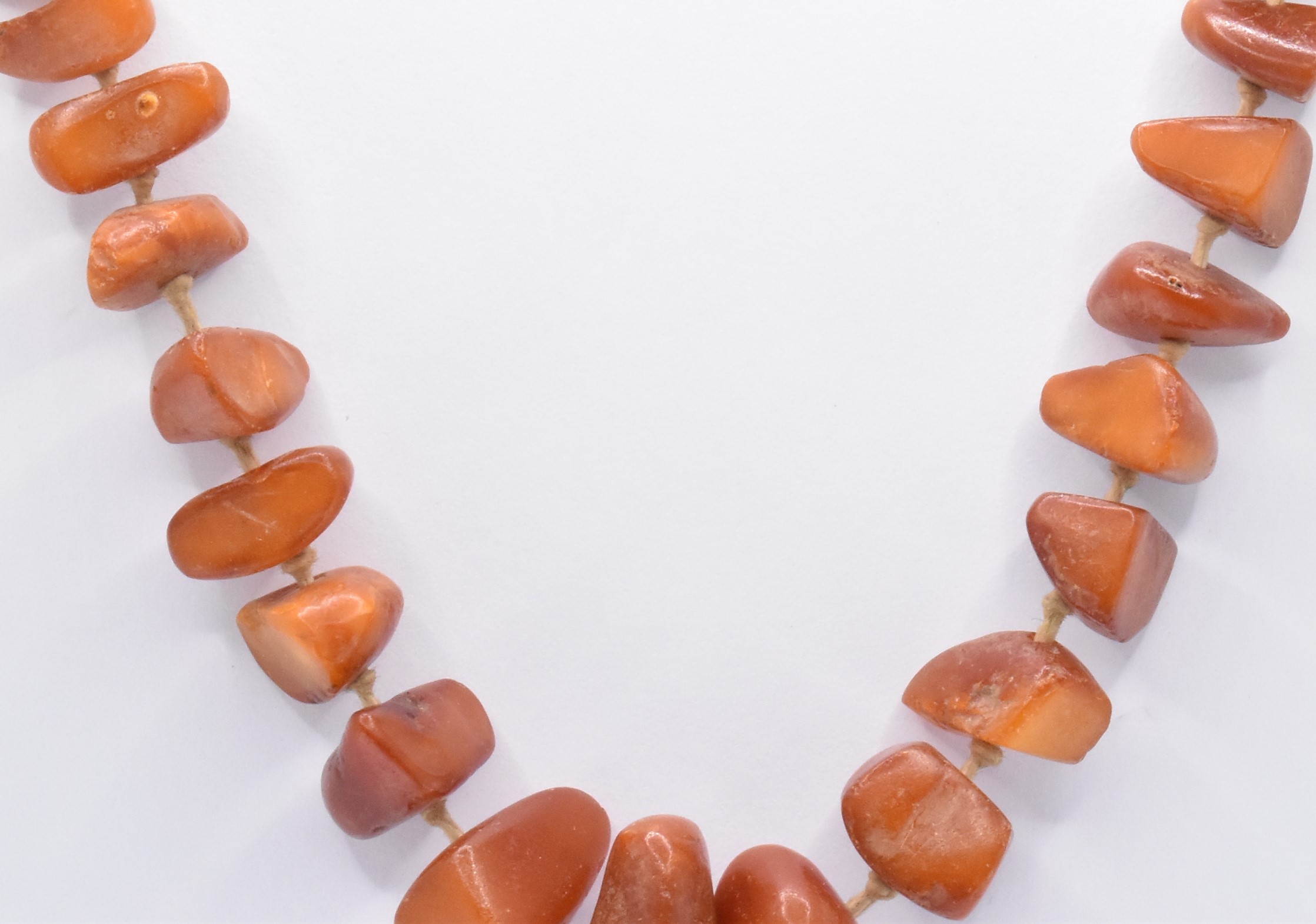 AMBER BEADED NECKLACE - Image 3 of 6