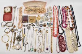 COLLECTION OF VINTAGE COSTUME JEWELLERY