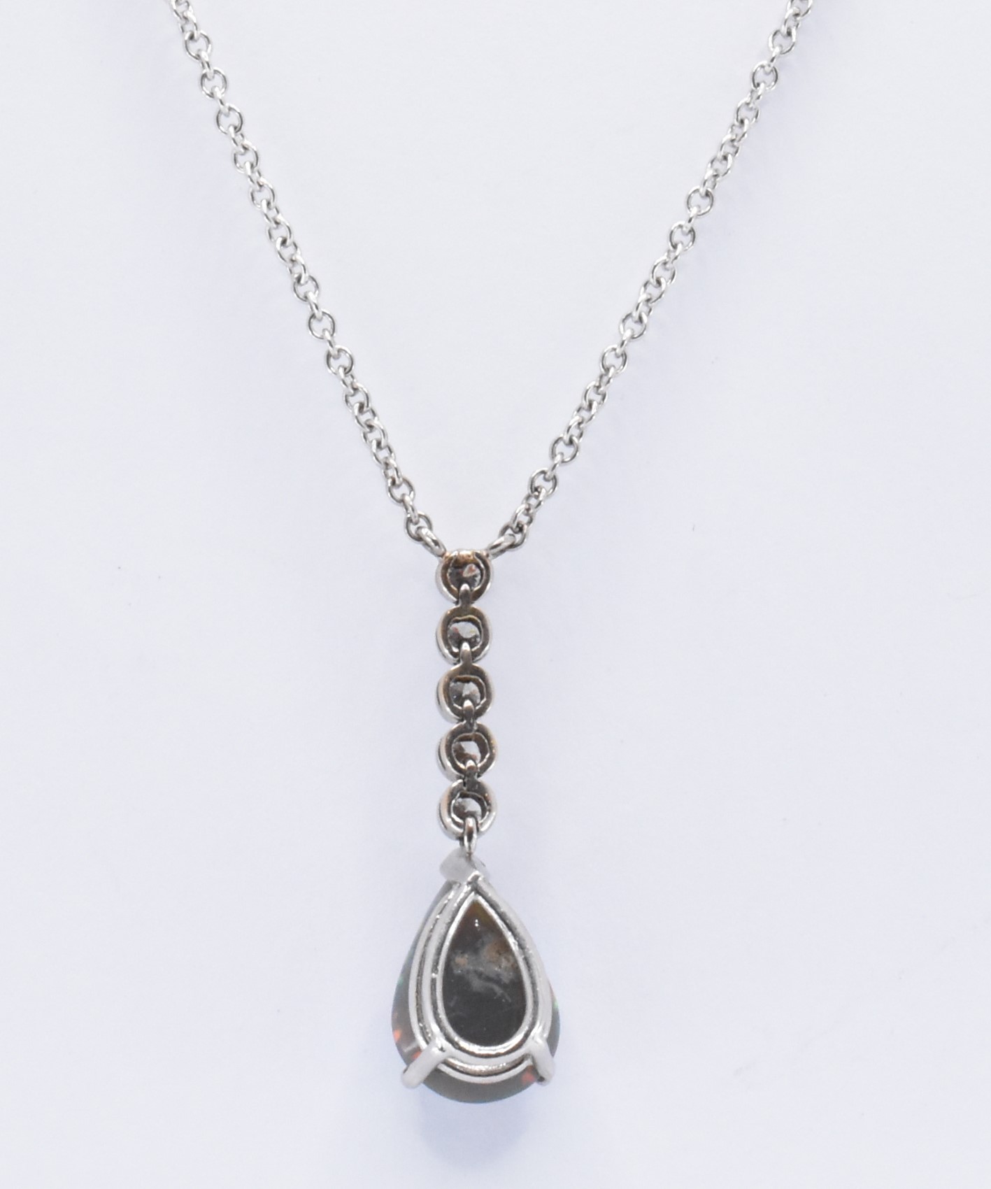 18CT WHITE GOLD OPAL & DIAMOND PENDANT NECKLACE - Image 7 of 8