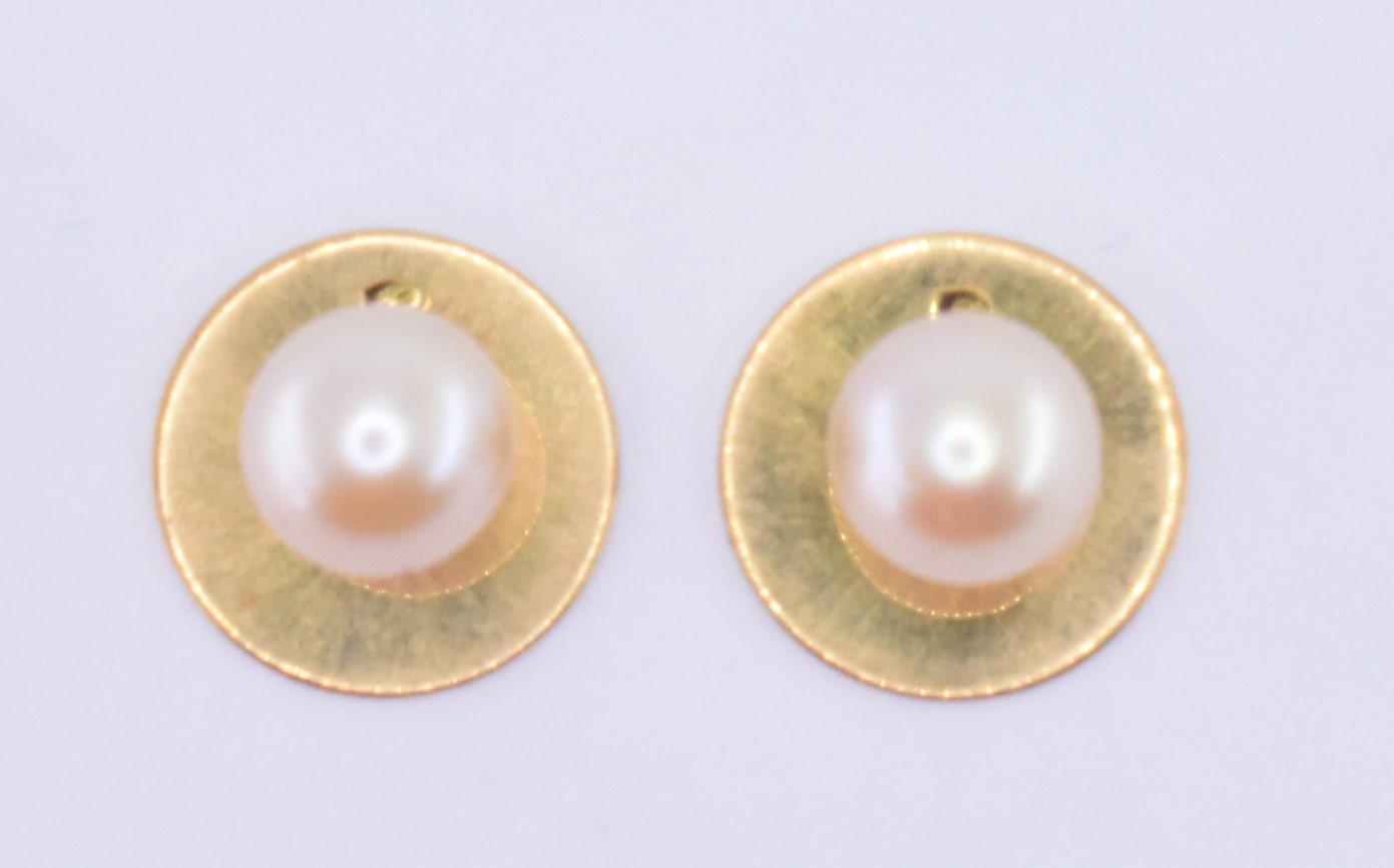 PAIR OF FRENCH 18CT GOLD & PEARL COLLAR STUDS