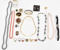 COLLECTION OF VINTAGE COSTUME JEWELLERY