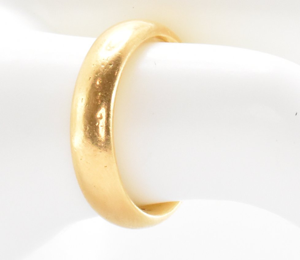 HALLMARKED 22CT GOLD BAND RING - Image 5 of 6