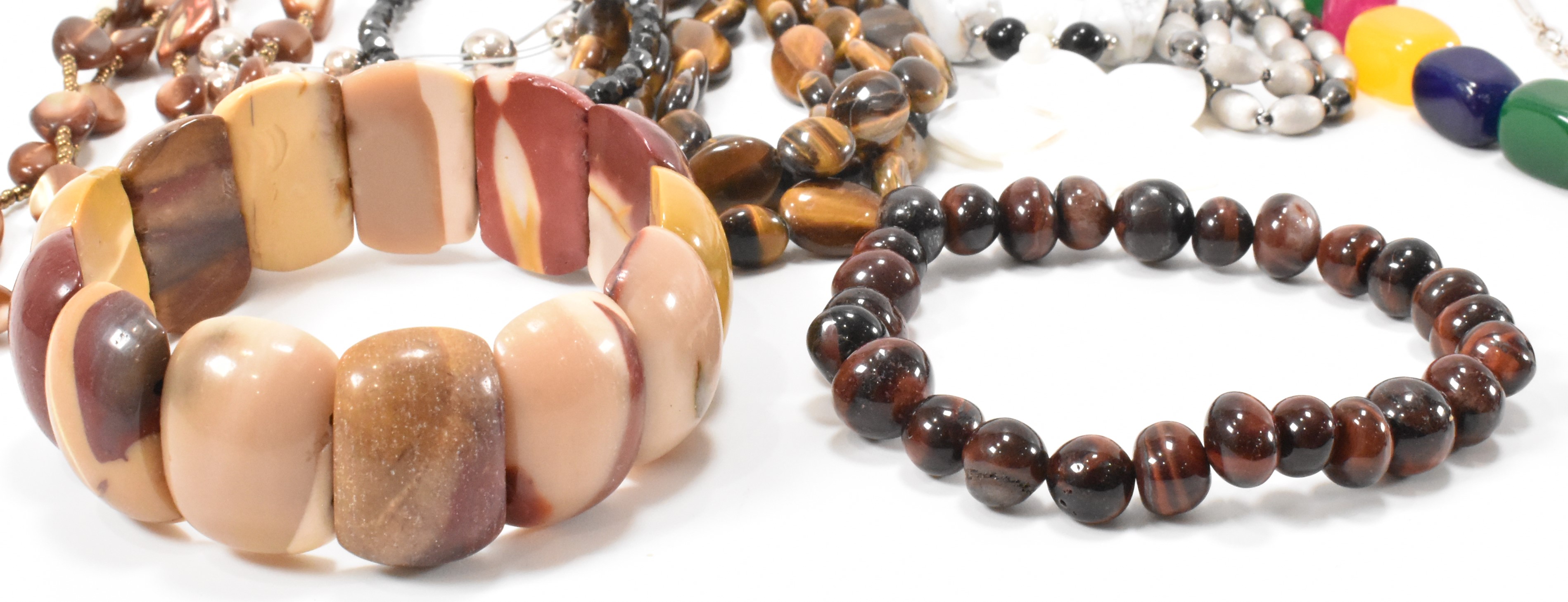 LARGE QUANTITY OF QUARTZ AND SEMI PRECIOUS STONE BEAD NECKLACES - Image 9 of 9