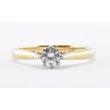 HALLMARKED 18CT GOLD & DIAMOND SOLITAIRE RING