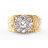 HALLMARKED 1960'S 18CT GOLD & DIAMOND CLUSTER RING