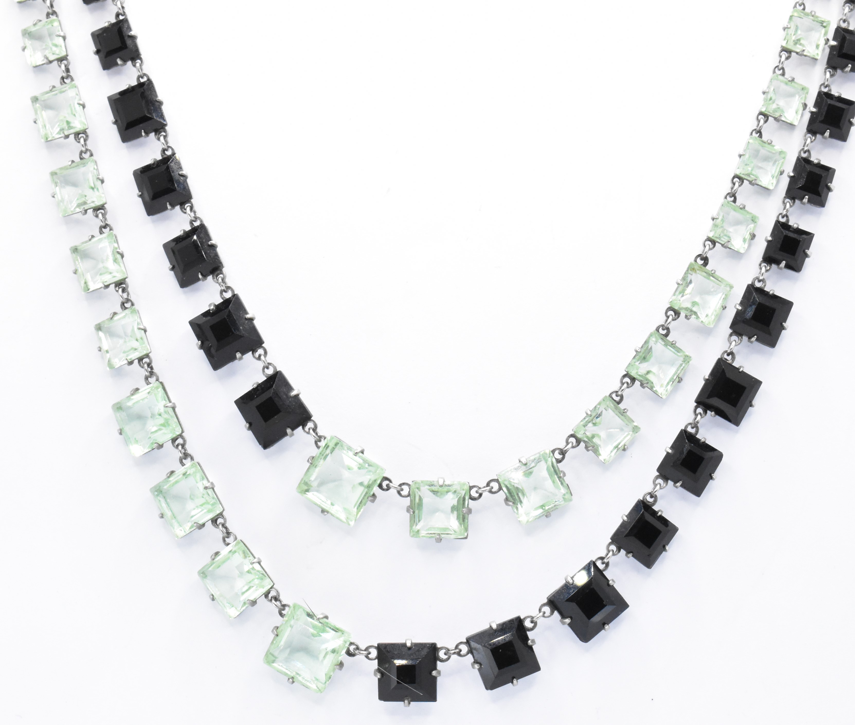 ART DECO GREEN & BLACK STONE NECKLACE - Image 3 of 5