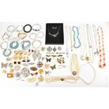 COLLECTION OF VINTAGE COSTUME JEWELLERY