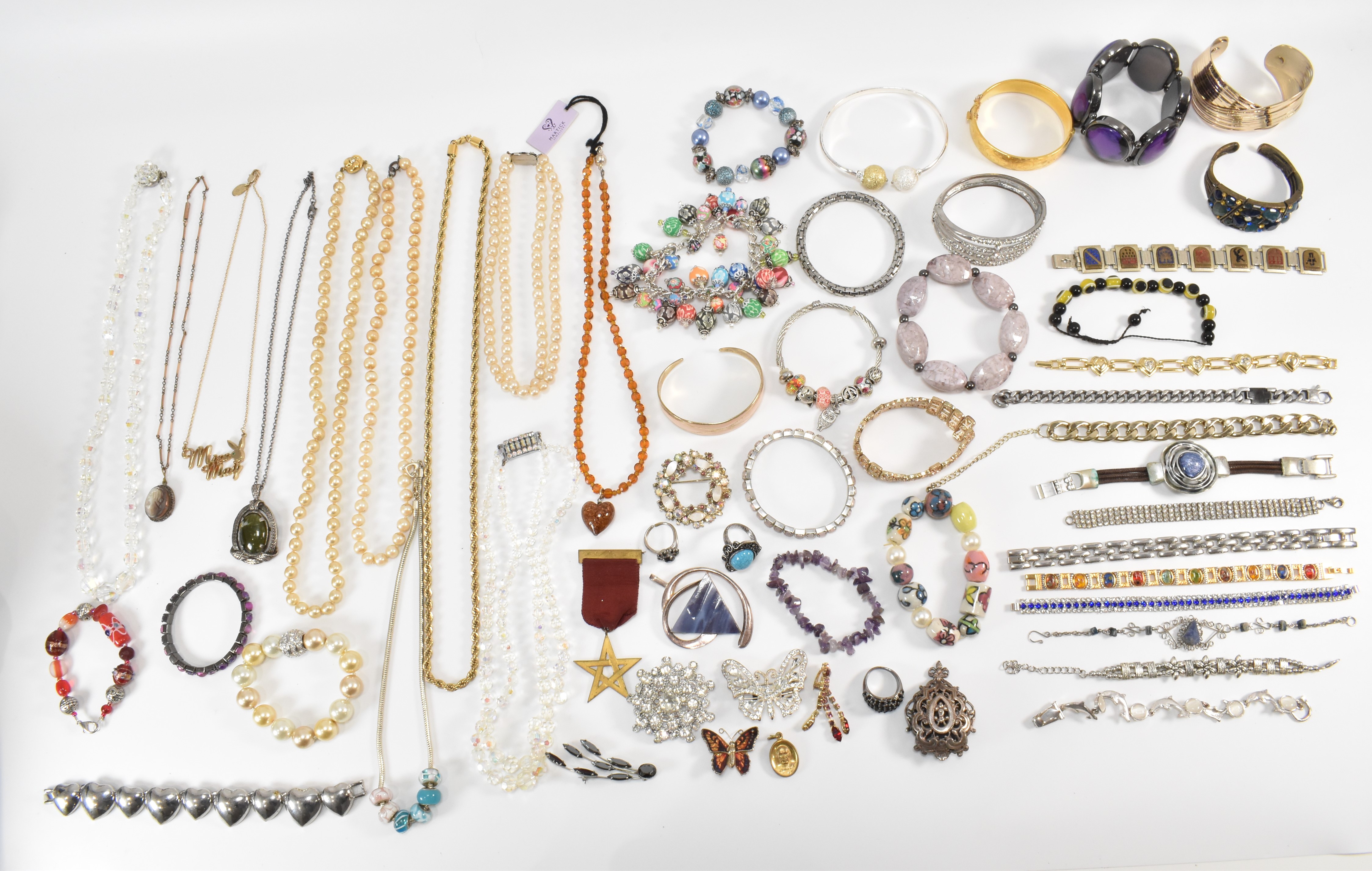 COLLECTION OF COSTUME JEWELLERY