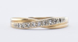 9CT GOLD & DIAMOND CROSSOVER RING