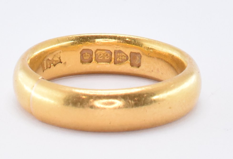 HALLMARKED 22CT GOLD BAND RING - Image 3 of 6