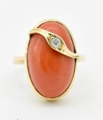 VINTAGE 18CT GOLD CORAL & DIAMOND COCKTAIL RING