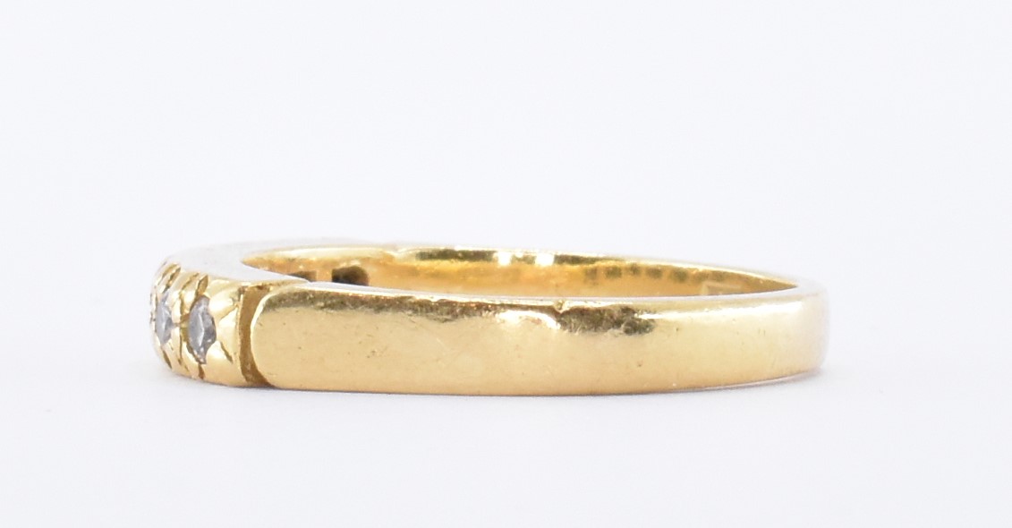 18CT GOLD & DIAMOND SEVEN STONE RING - Image 2 of 7