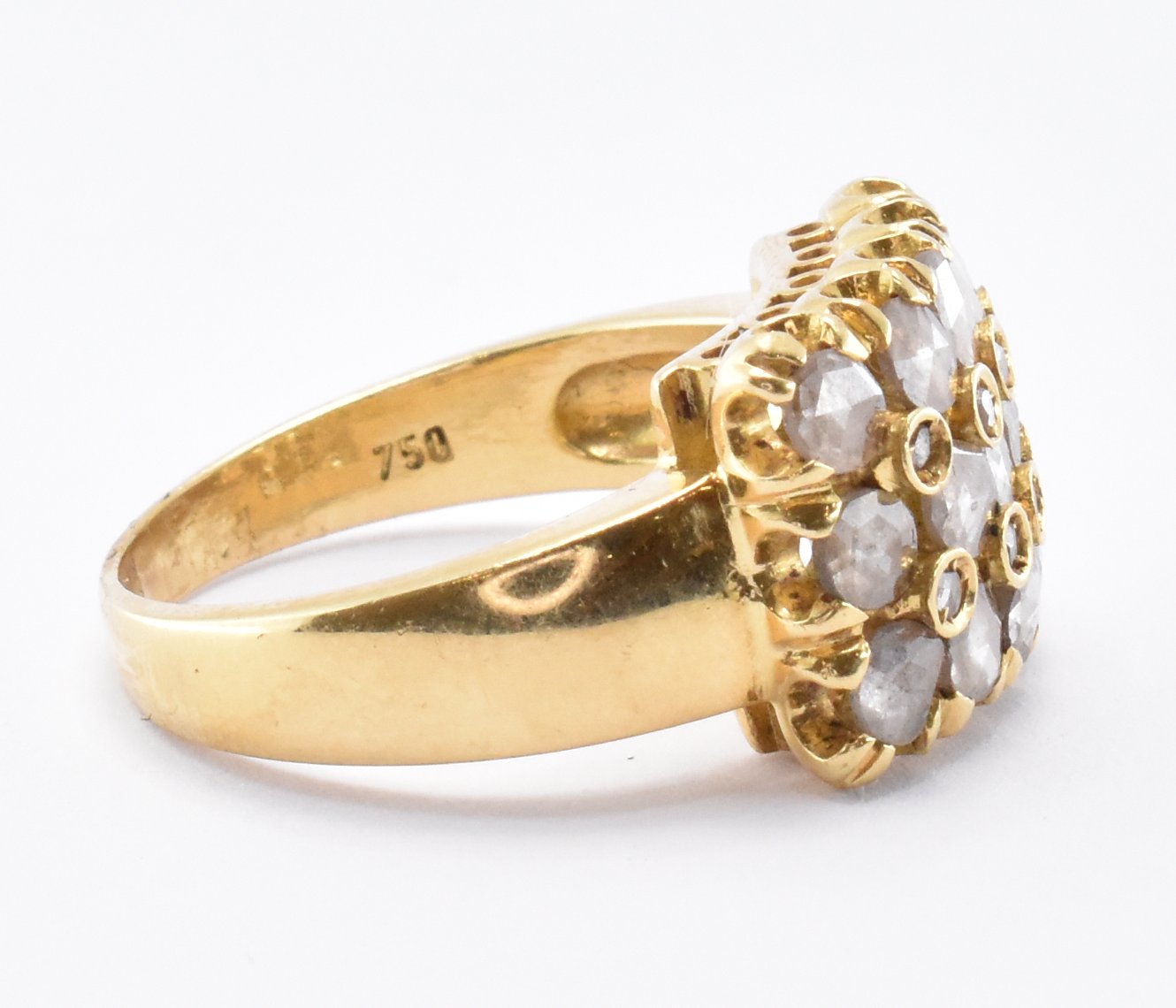 18CT GOLD & DIAMOND CLUSTER RING - Image 5 of 7