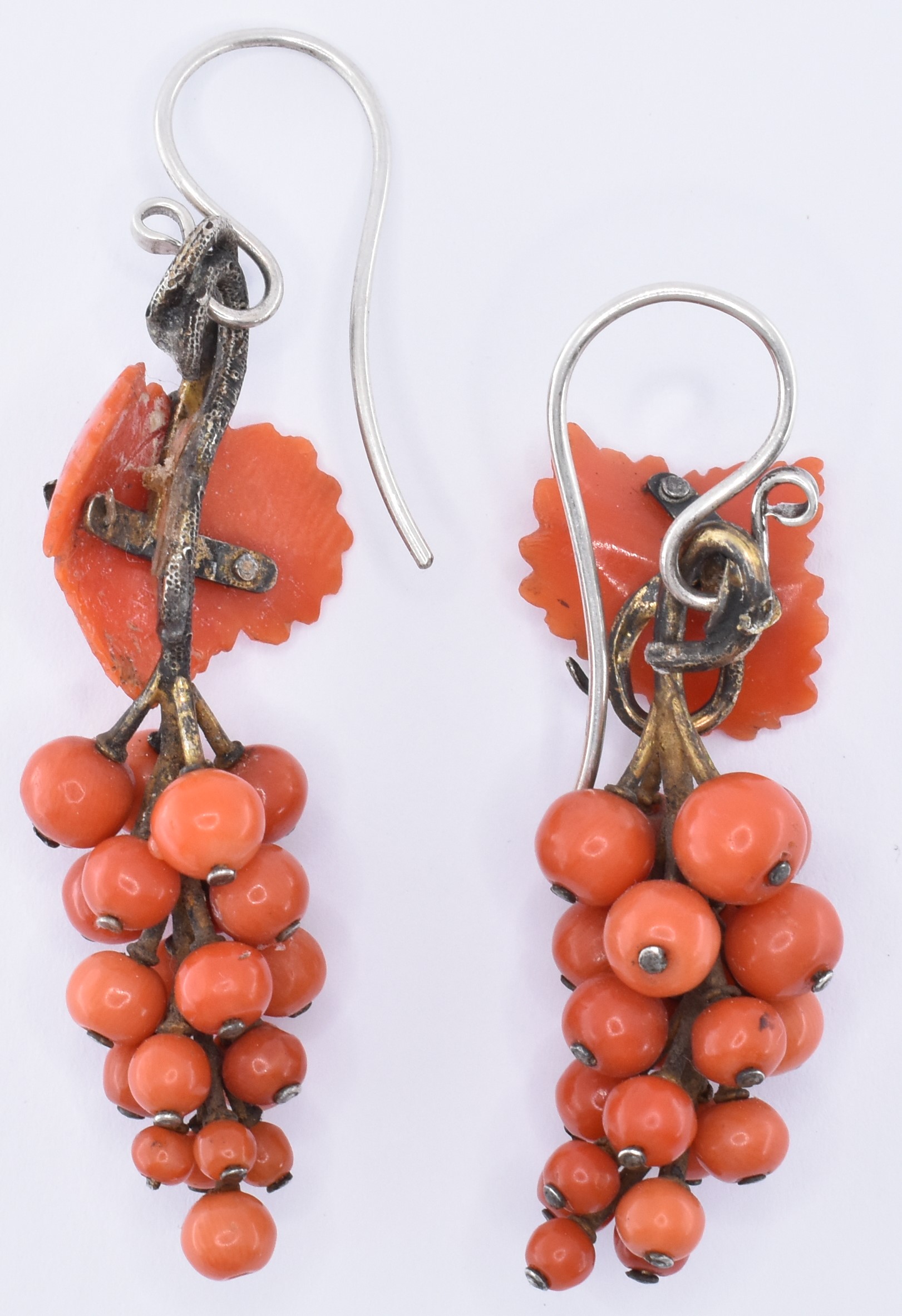 PAIR OF VICTORIAN CORAL GRAPE VINE EARRINGS - Image 4 of 4