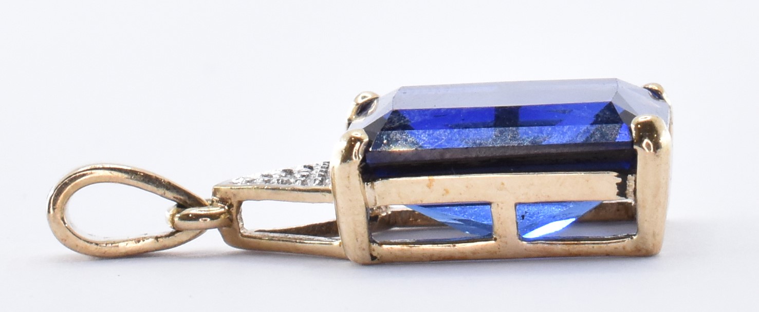 9CT GOLD & SILVER RING WITH 9CT BLUE STONE PENDANT - Image 8 of 8