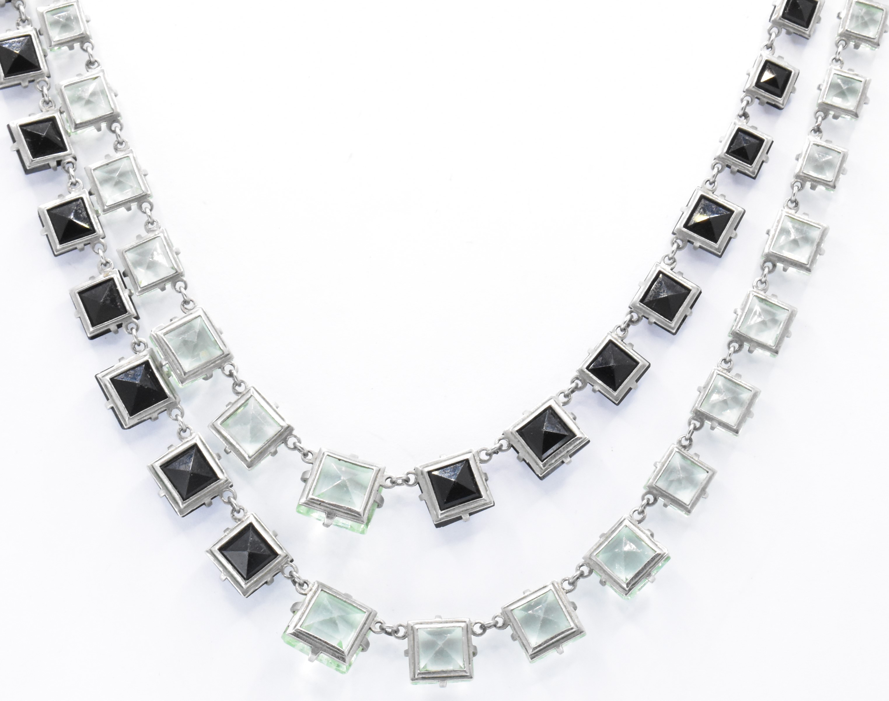 ART DECO GREEN & BLACK STONE NECKLACE - Image 5 of 5