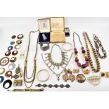 COLLECTION OF VINTAGE COSTUME JEWELLERY