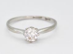 18CT GOLD & PLATINUM DIAMOND SOLITAIRE RING