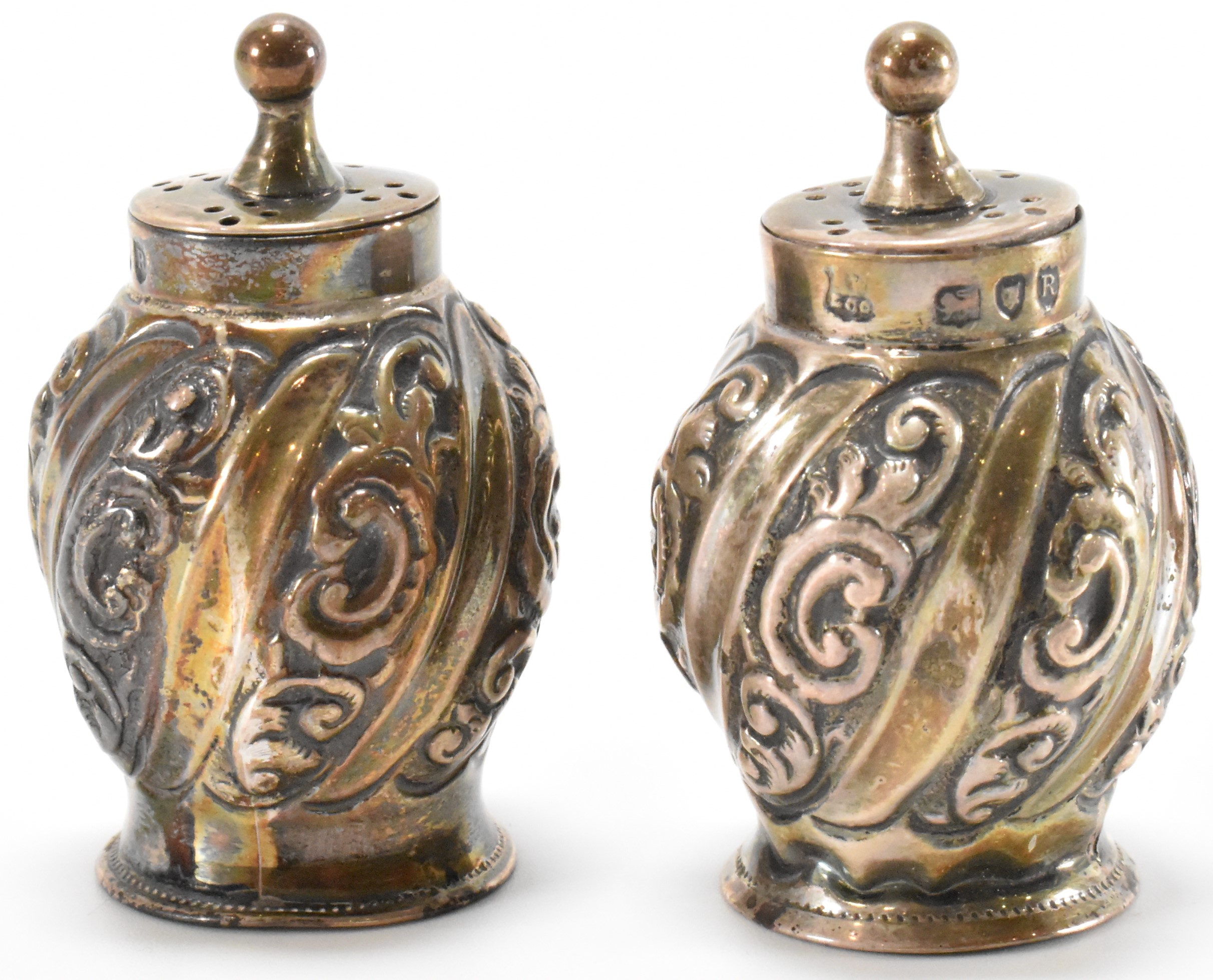 PAIR OF VICTORIAN SILVER PEPPER POTS - Image 2 of 5