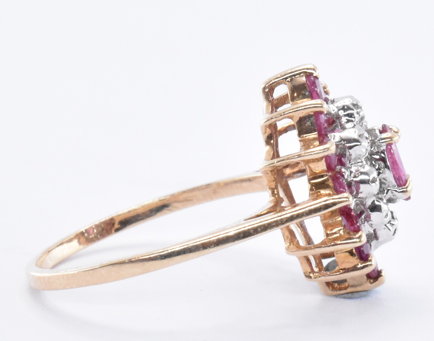 9CT GOLD CLUSTER RING WITH RUBIES AND DIAMONDS - Image 6 of 7