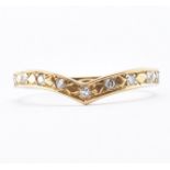 HALLMARKED 18CT GOLD & DIAMOND WISHBONE RING