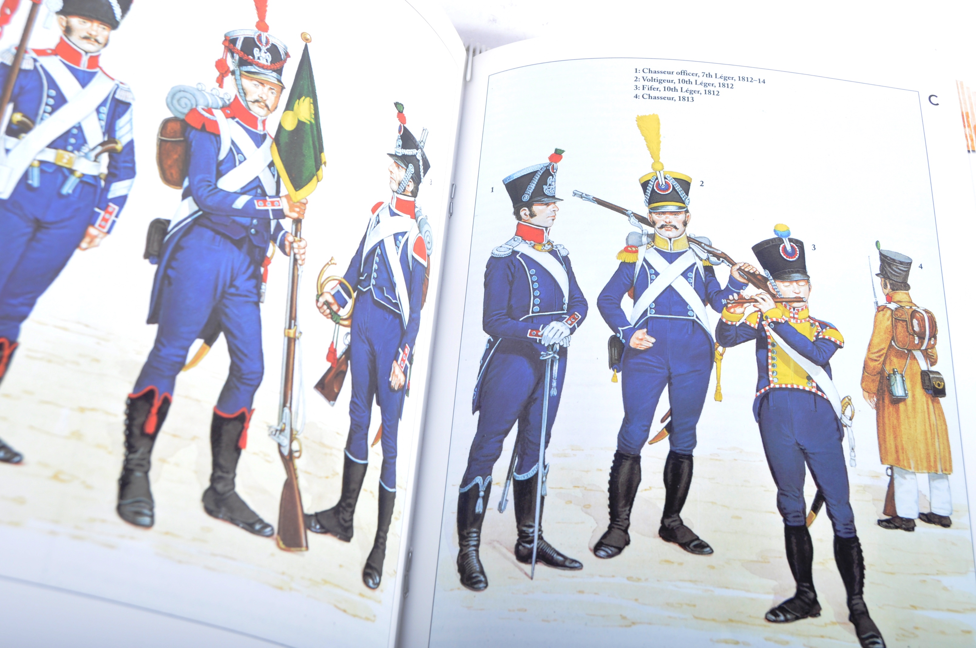 LARGE COLLECTION OF ASSORTED NAPOLEONIC WAR FIGURES & MAGAZINES - Image 7 of 8