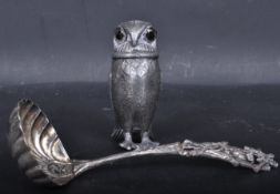 EARLY 20TH CENTURY NOVELTY OWL PEPPER POT