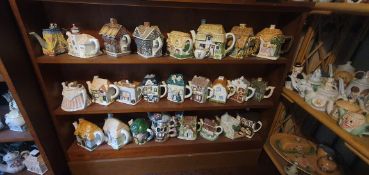 LARGE COLLECTION OF VINTAGE 20TH CENTURY TEAPOTS