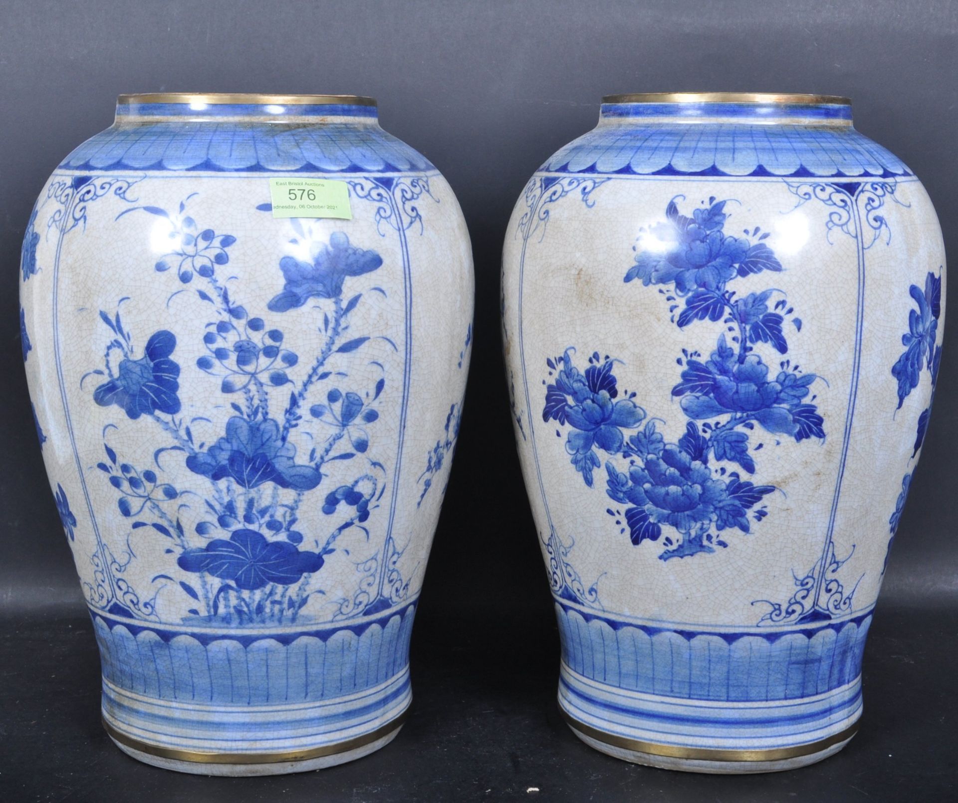 LARGE PAIR OF VINTAGE 20TH CENTURY CHINESE ORIENTAL BLUE AND WHITE VASES