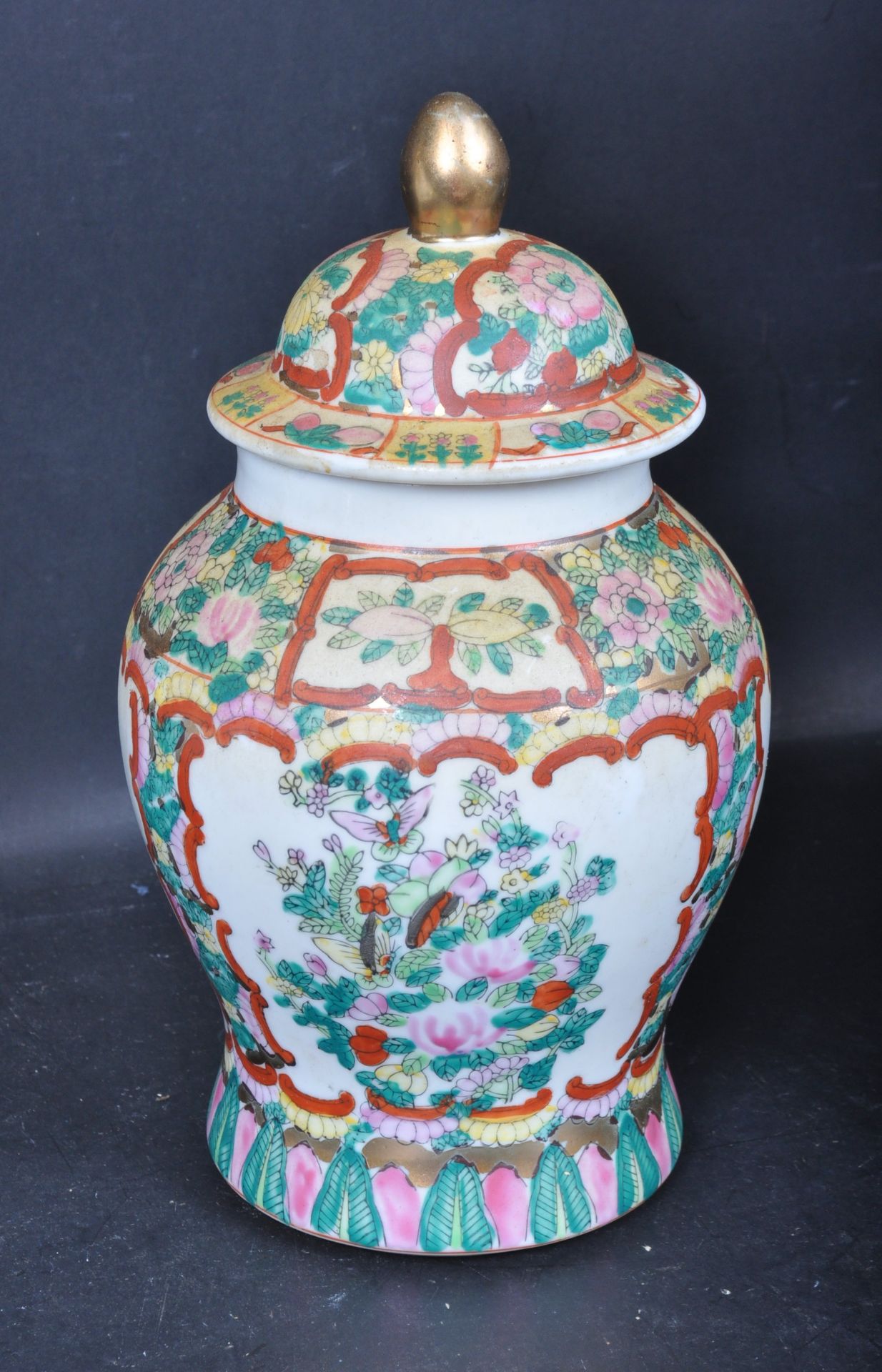 VINTAGE 20TH CENTURY CHINESE ORIENTAL LIDDED VASE WITH ANOTHER - Bild 3 aus 4