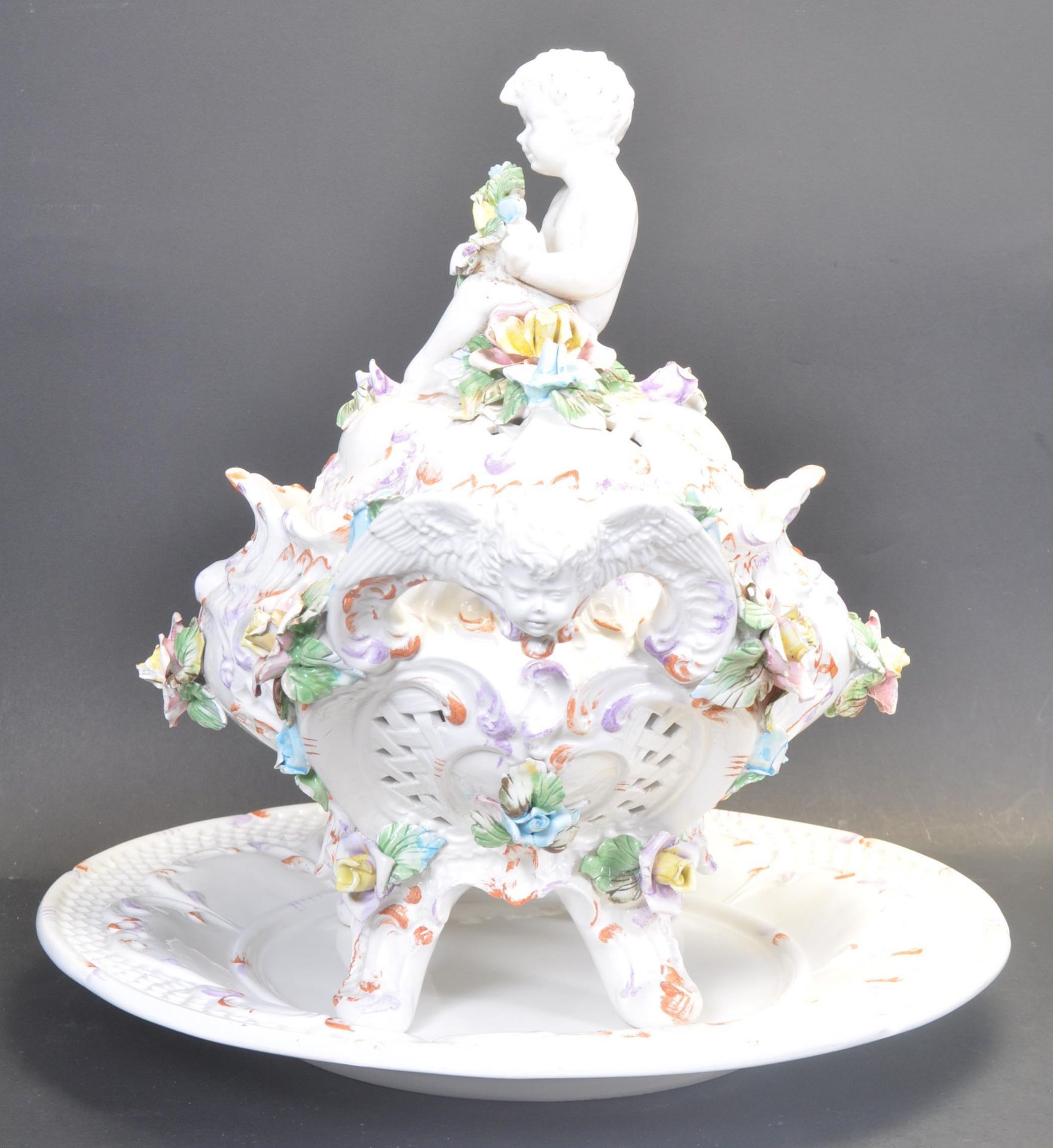 MID 20TH CENTURY ITALIAN PORCELAIN PIERCED CENTRE PIECE - Bild 3 aus 7