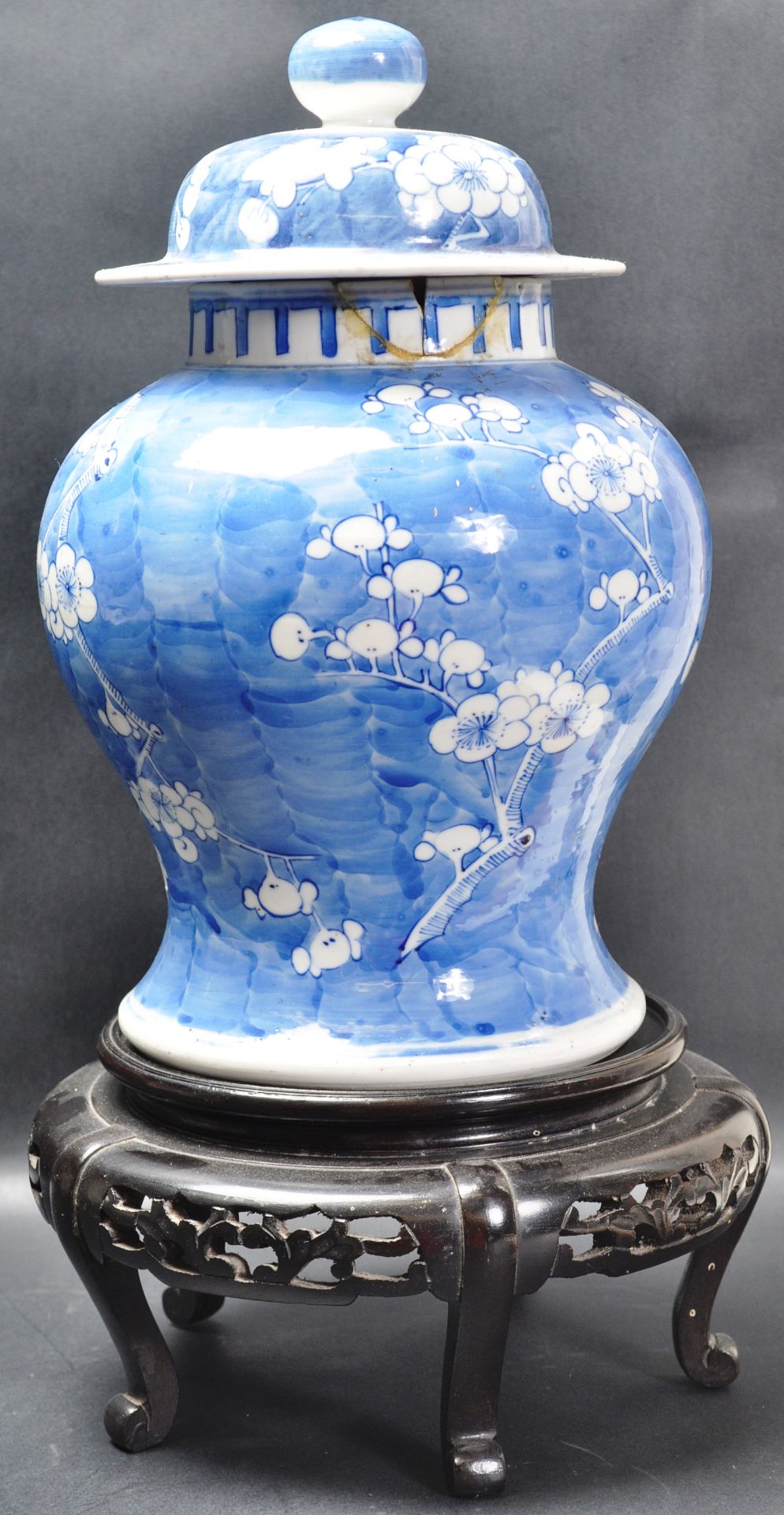 19TH CENTURY CHINESE ORIENTAL BLUE AND WHITE GINGER JAR - Bild 2 aus 6