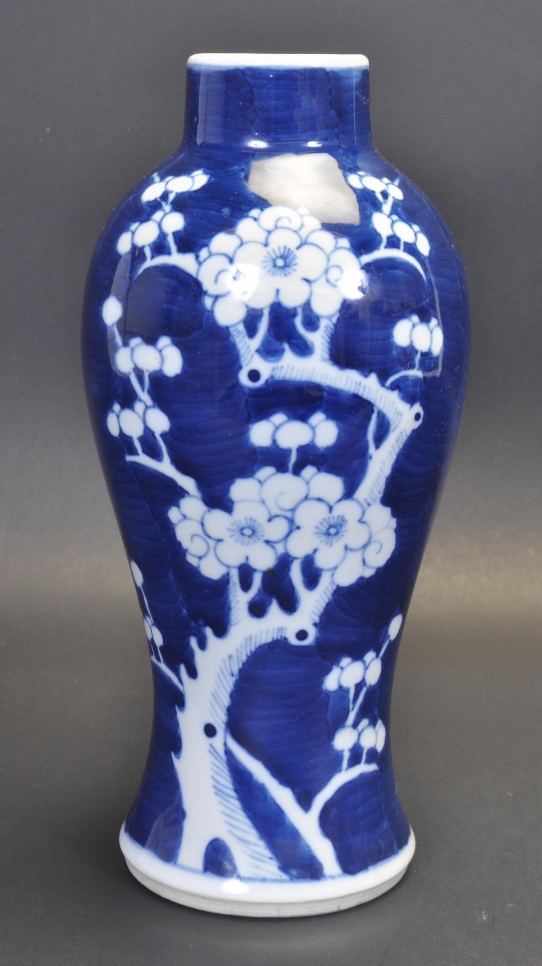 EARLY 20TH CENTURY CHINESE PRUNUS VASE - Bild 3 aus 7