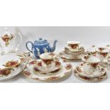 ROYAL ALBERT OLD COUNTRY ROSES DINNER SERVICE