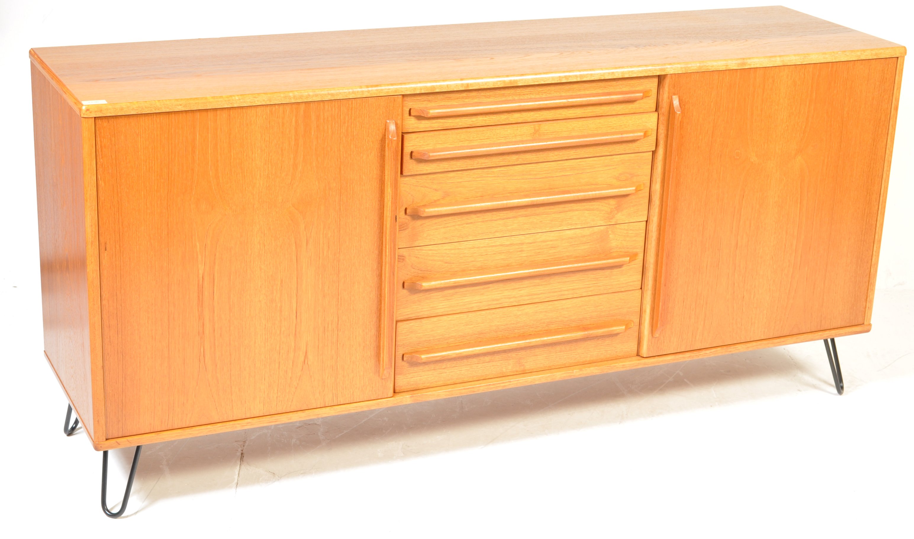 RETRO VINTAGE MID 20TH CENTURY CIRCA 1960S DANISH TEAK SIDEBOARD - Image 2 of 9