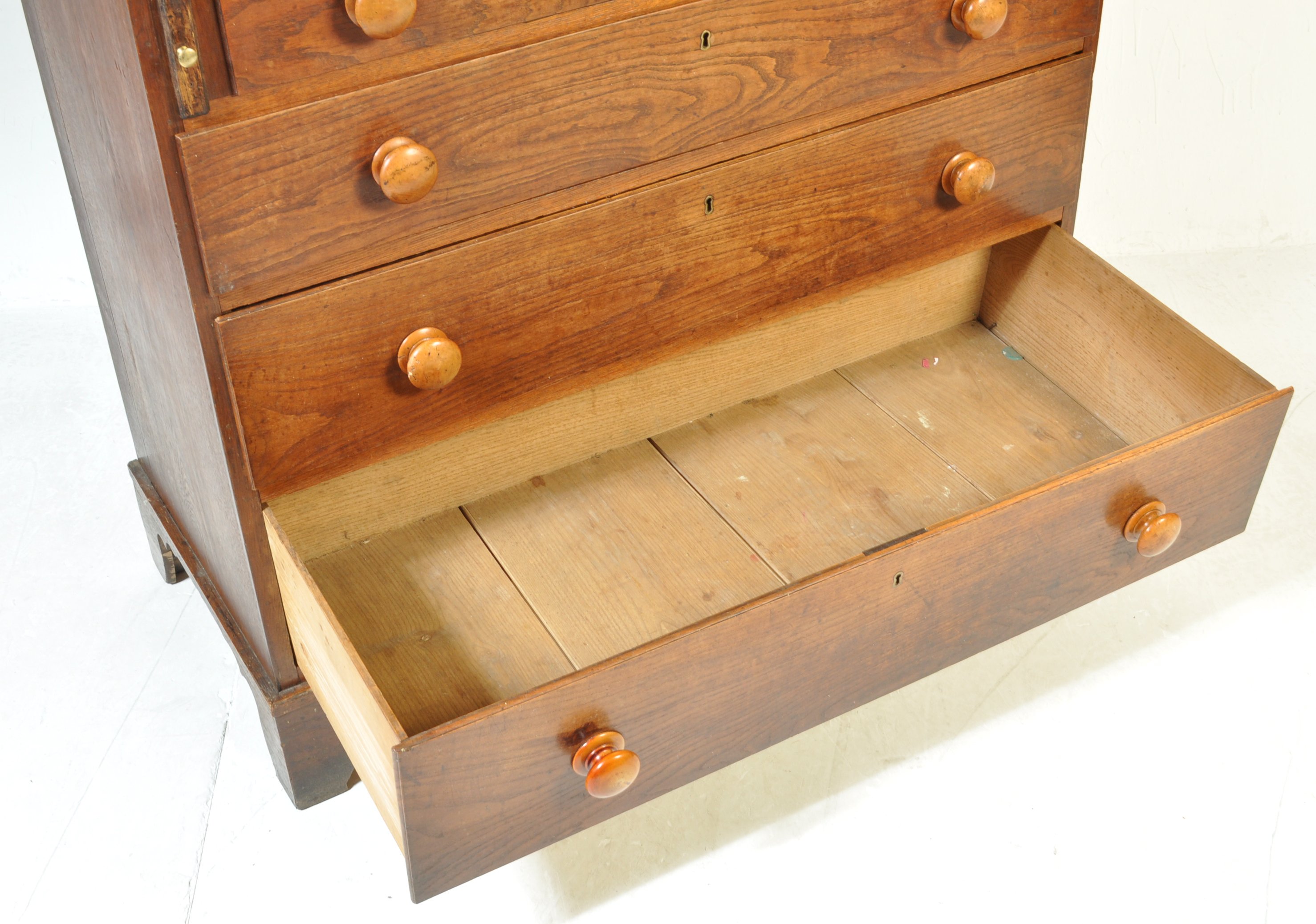 EARLY 19TH CENTURY GEORGIAN OAK BUREAU - Image 11 of 11