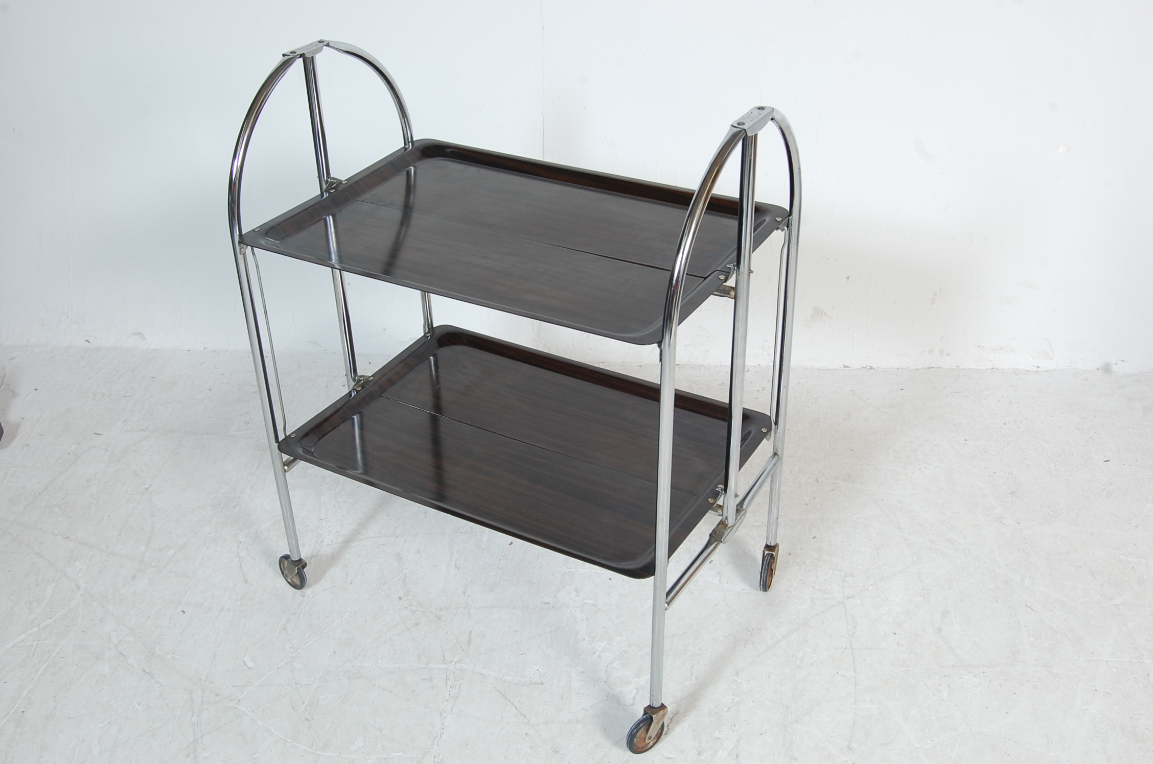 1960S RETRO VINTAGE CHROME METAL FOLDING TROLLEY - Image 2 of 6