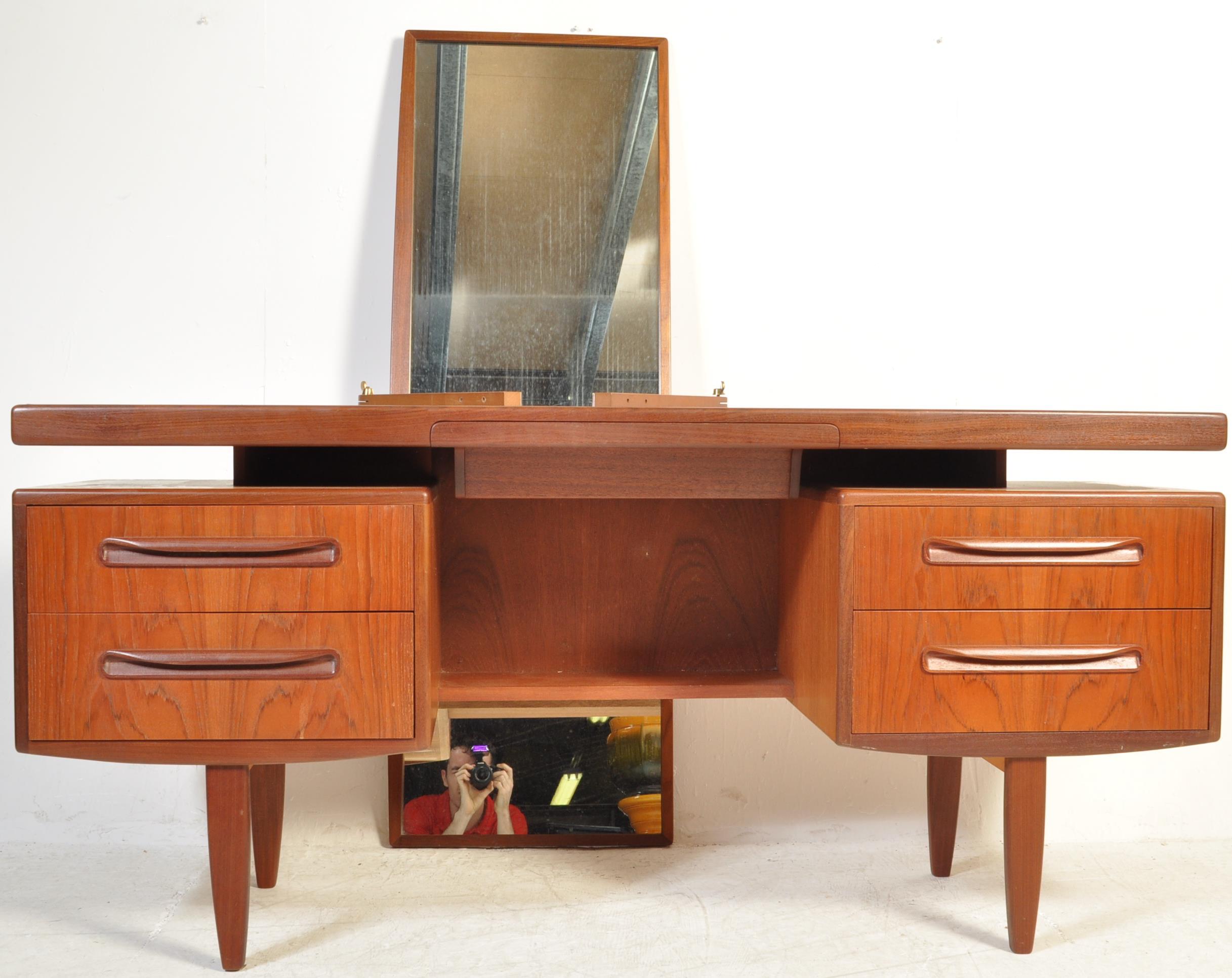 20TH CENTURY G-PLAN FRESCO RANGE DRESSING TABLE