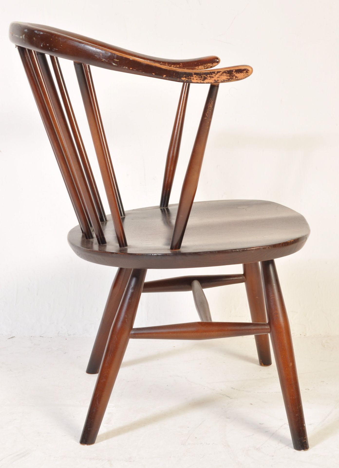 MID 20TH CENTURY COWHORN CHILDREN CHAIR BY ERCOL - Bild 5 aus 6