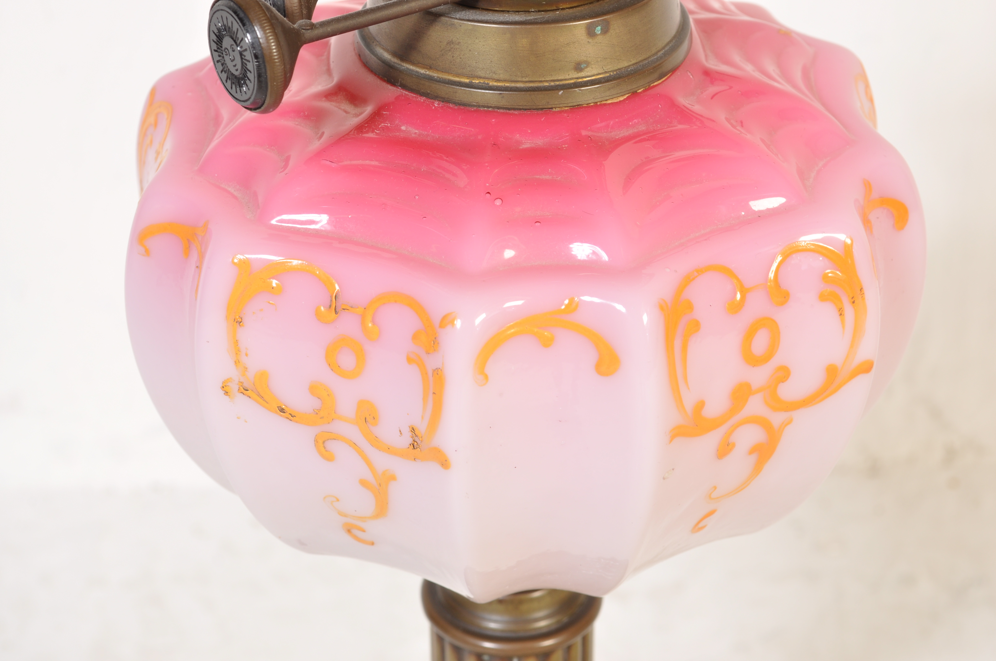 19TH CENTURY VICTORIAN OIL LAMP / PARAFFIN LAMP - Image 3 of 12
