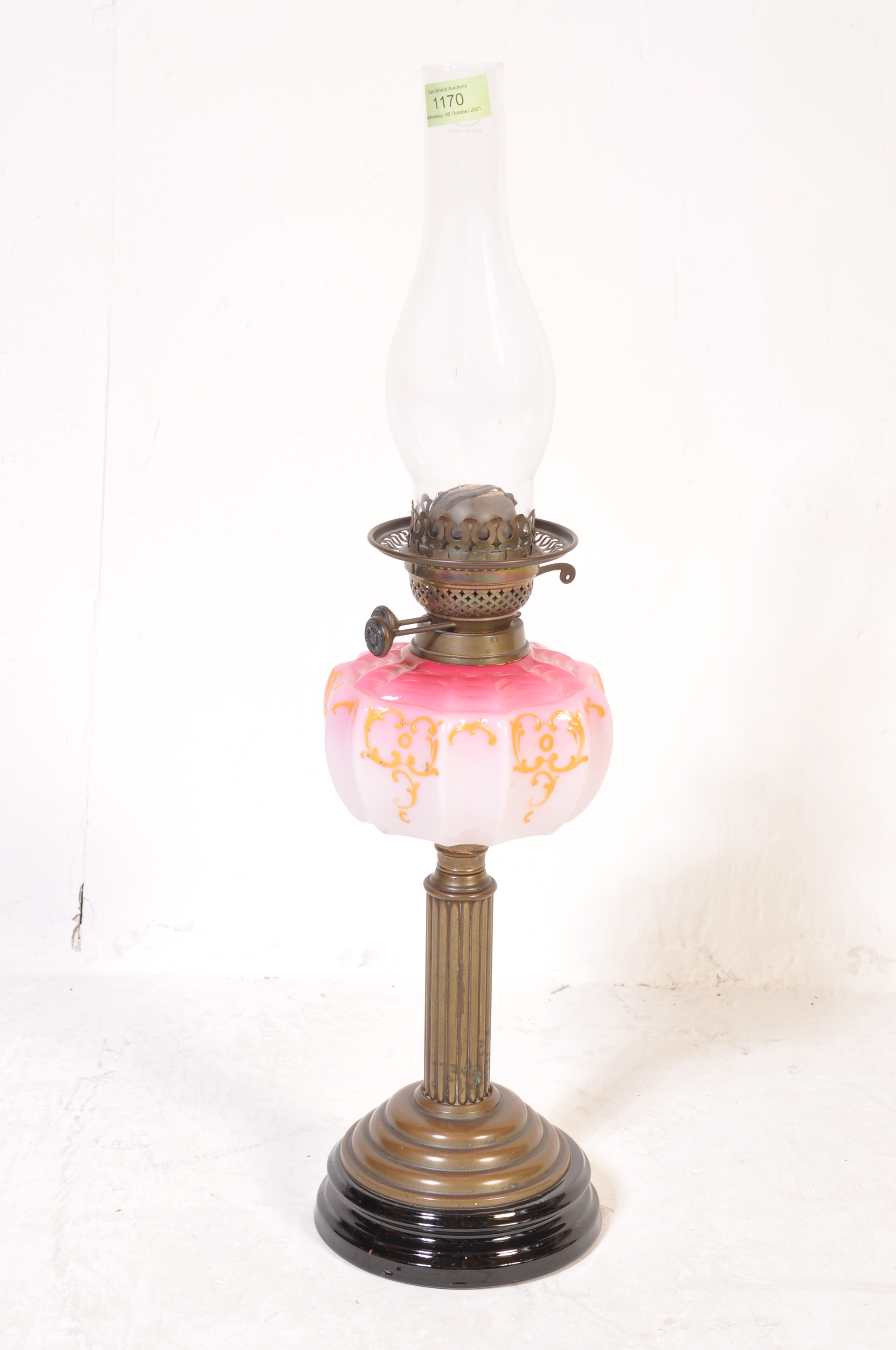 19TH CENTURY VICTORIAN OIL LAMP / PARAFFIN LAMP